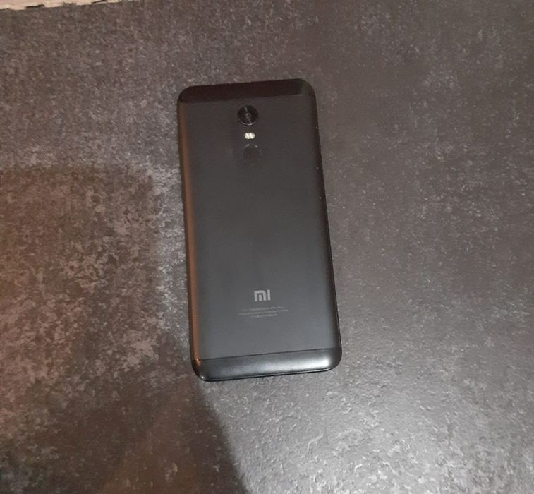 Redmi 5 plus+ sotiladi xolati yaxshi