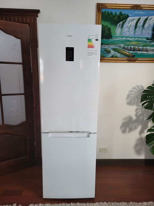 Холодильник Samsung