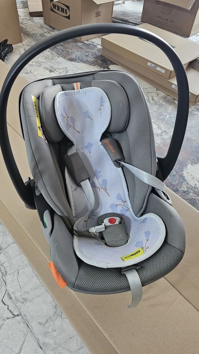 Столче с База за кола Cybex Gold
Cloud G i-Size