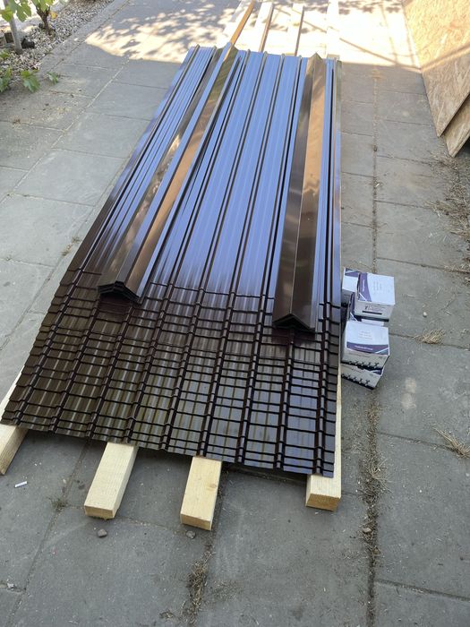 Tabla cutata colorata si zincata