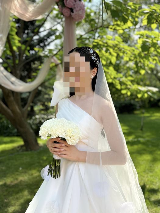 Свадебное платье с цветами