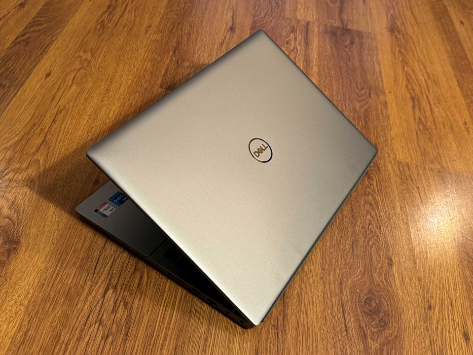 НОВ 16 WUXGA i7-1360p DELL Vostro 5630 16GB LPDDR5/512GB NVMe/Гаранция