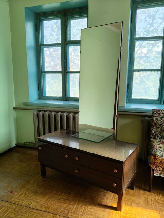 Продам зеркало-трюмо