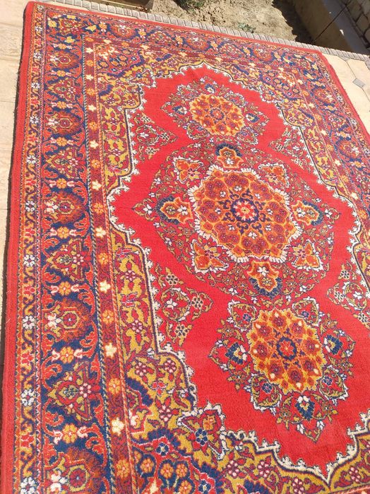 Хар хил размерда б\у гиламлар сотилади.