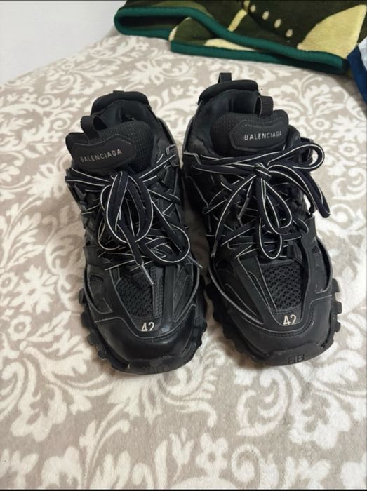 Balenciga led track