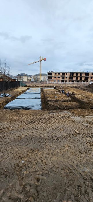 Inchiriez buldoexcavator  JCB 3CX model nou 2020, cu Picon Silented.