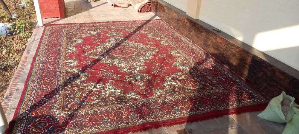 Продаётся ковёр в отличном состоянии!