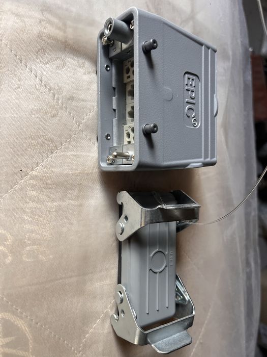 Высоковольтный разьем