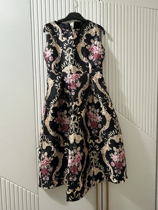 Продам летние платья