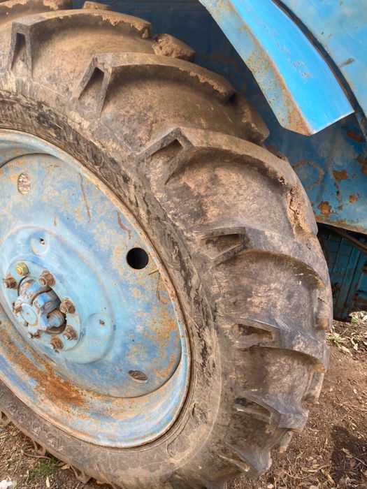 Трактор сатылады срочно