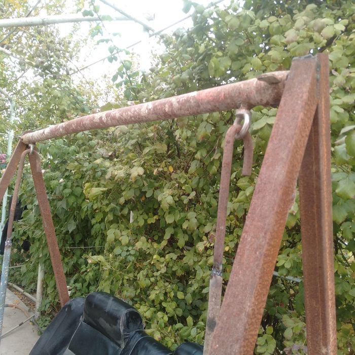 Самоделный  качелия