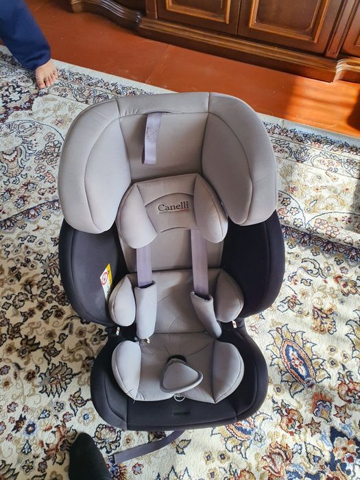 Детское кресло на авто в харошим состаяне е