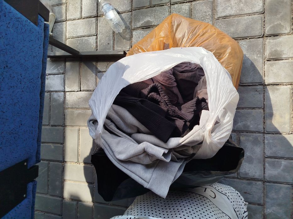 Отдам даром вещи.