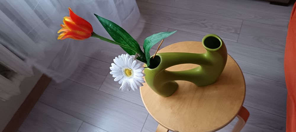 Ваза салатовая фигурная