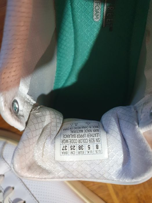 Продам кроссовки Skechers