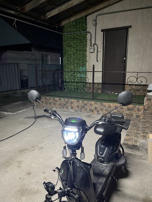 Электроскутер-электровелосипед