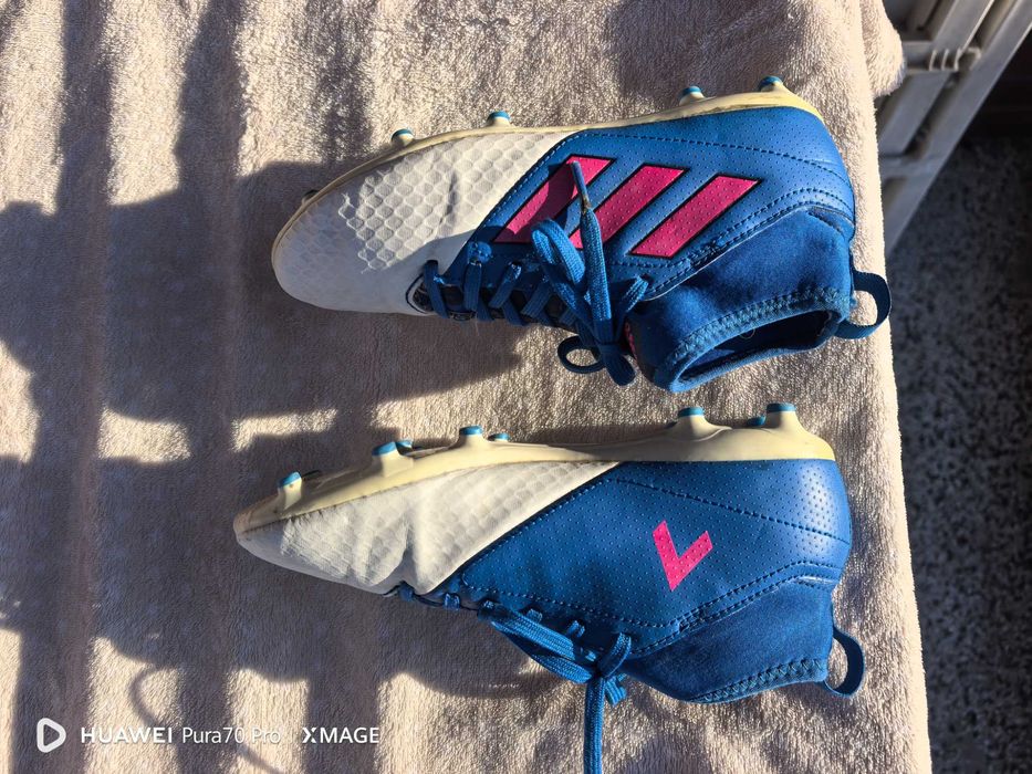 Детски бутонки adidas на Левски номер34 стелка 21см с леки забележки