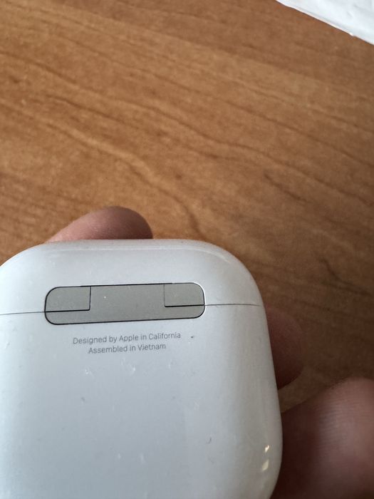 Airpods 4 продам