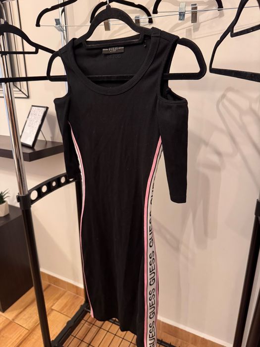 Guess рокля xs размер