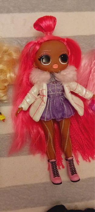 De vinzare papusele lol in stare buna!