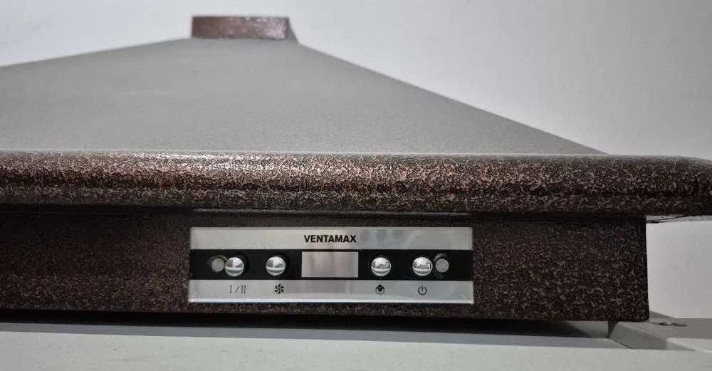 Продам кухонную вытяжку VentoMax новая .