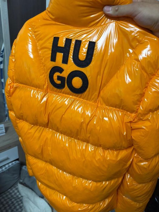 Vând geacă Hugo