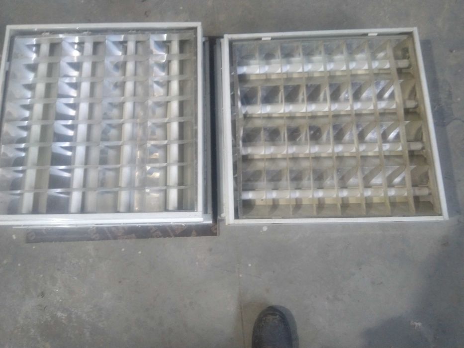 Лампи за окачен таван