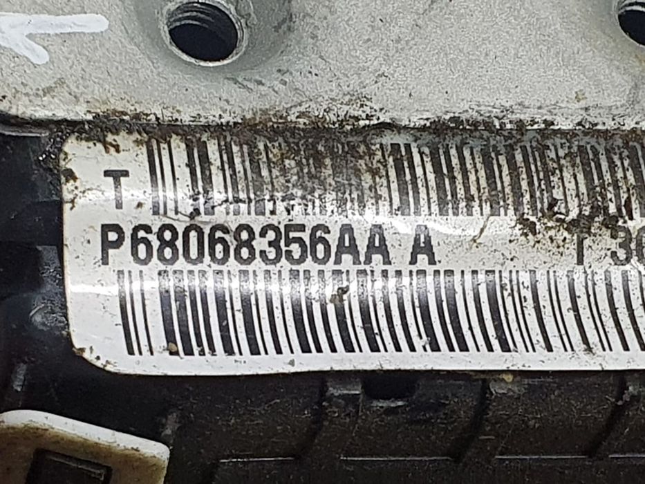 Broasca dreapta spate P68068356AA Jeep Compass 1 (facelift) (2011 - 2013) 2.2 CRD 2.2 CRD