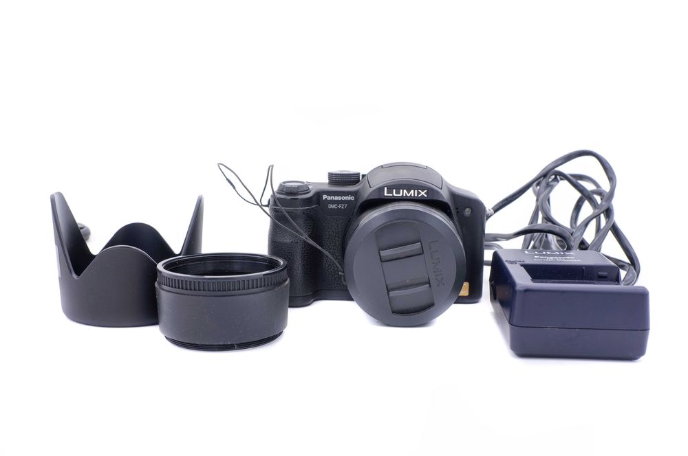 Aparat foto digital Lumix FZ7 12x zoom 6 megapixeli, ca nou