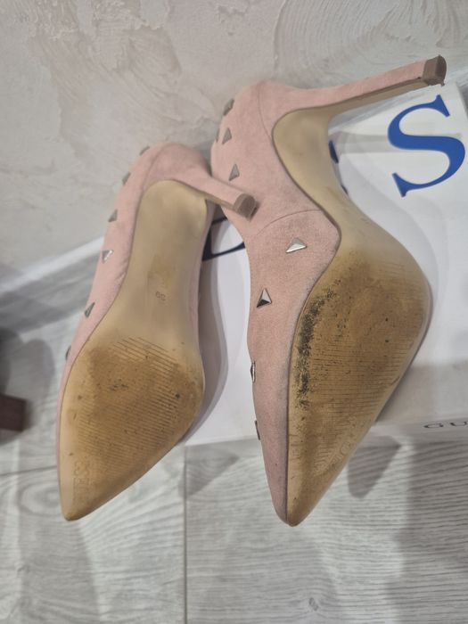 Обувки на ток и платформа