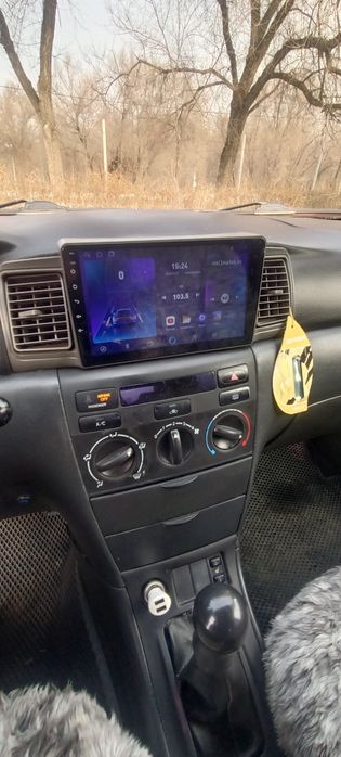 Машина Тойота Королла