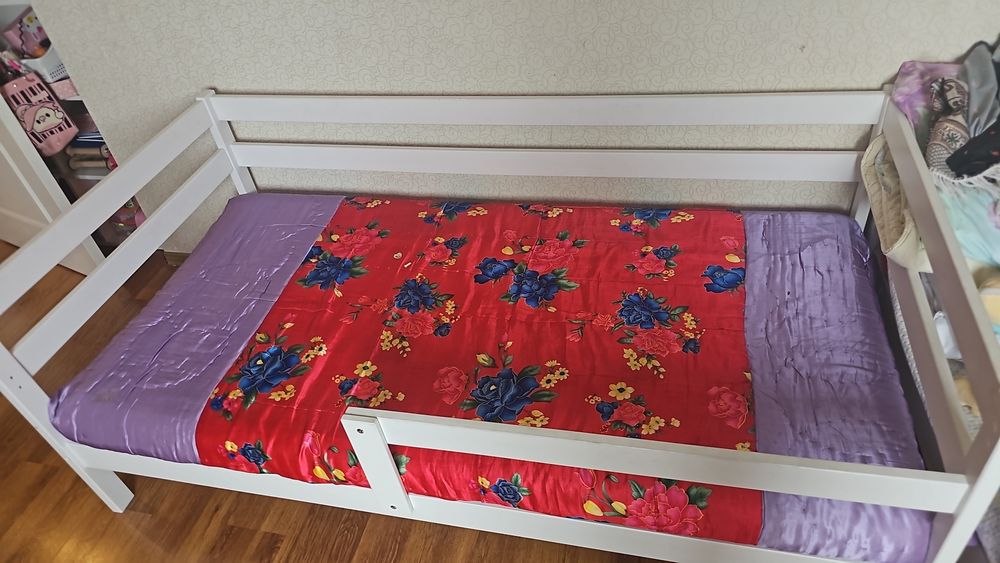 Кровать  с мартацем 180/90