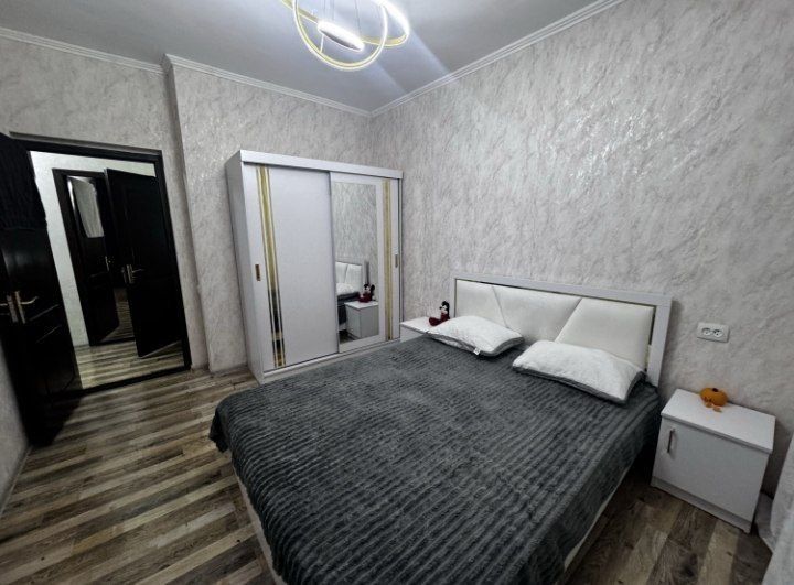 Sergeli Moshina Bozor orqasida 2xonali kvartira ijaraga beriladi.