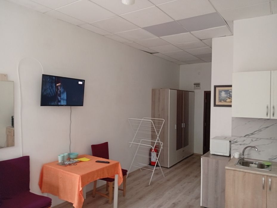 Дава се под наем Едностаен апартамент в Варна, ЖП Гара - 40 кв.м за 408 € - Снимка #8