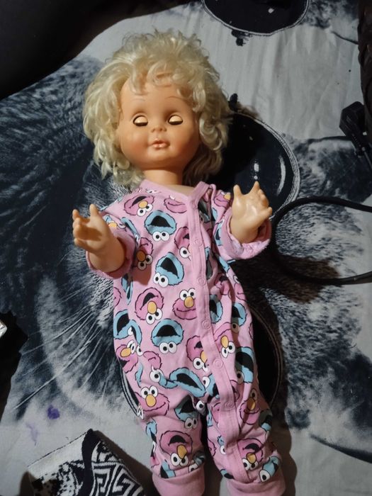 Păpușa de vânzare noua