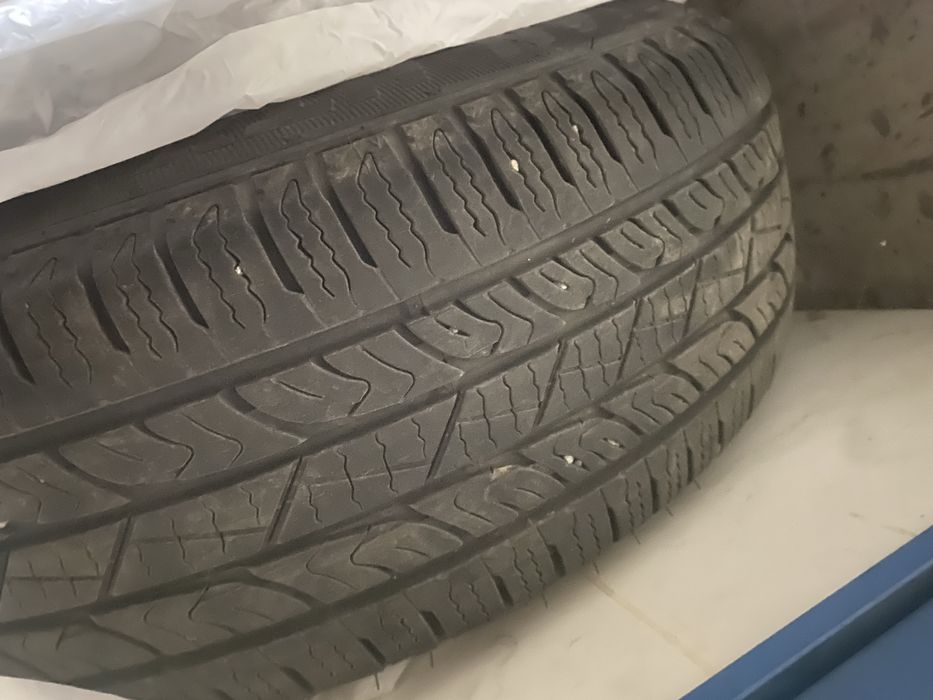 Продам всесезонные шины в очень хорошем состояние