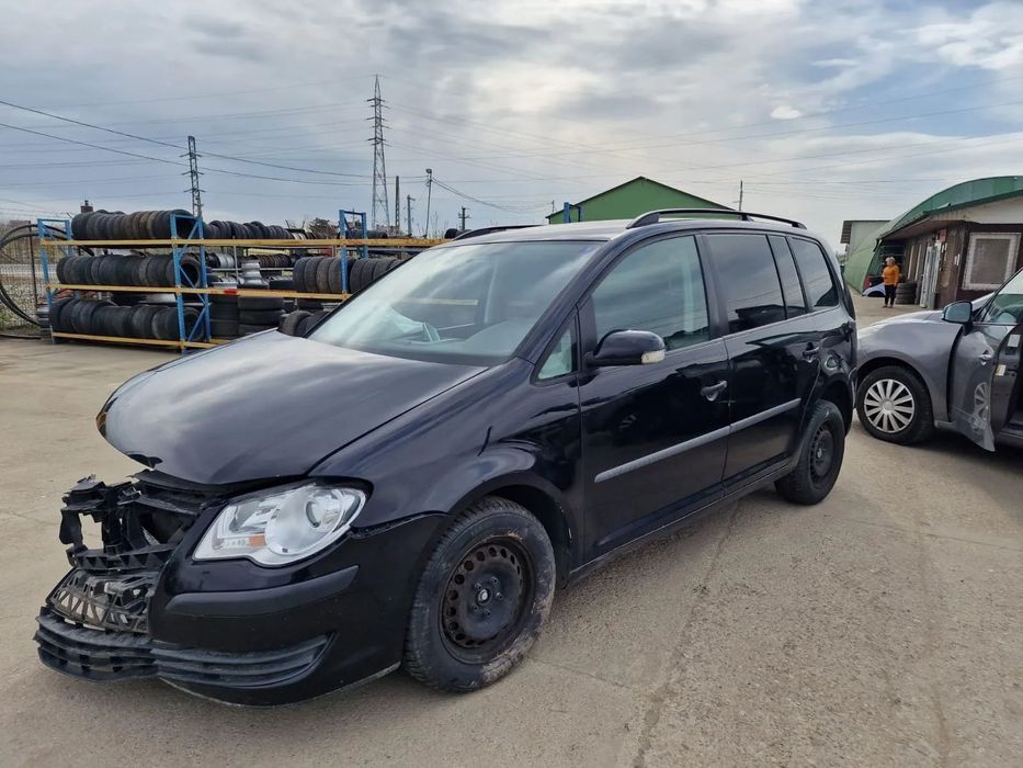 Dezmembram Volkswagen Touran, 1.9 TDI, 6 viteze, an 2009