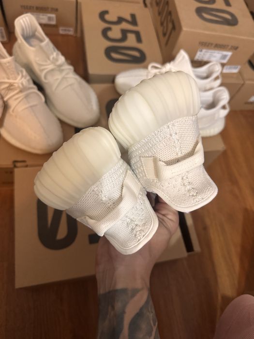 Adidas Yeezy 350 V2 Bone 43 1/3, 44, 46 2/3