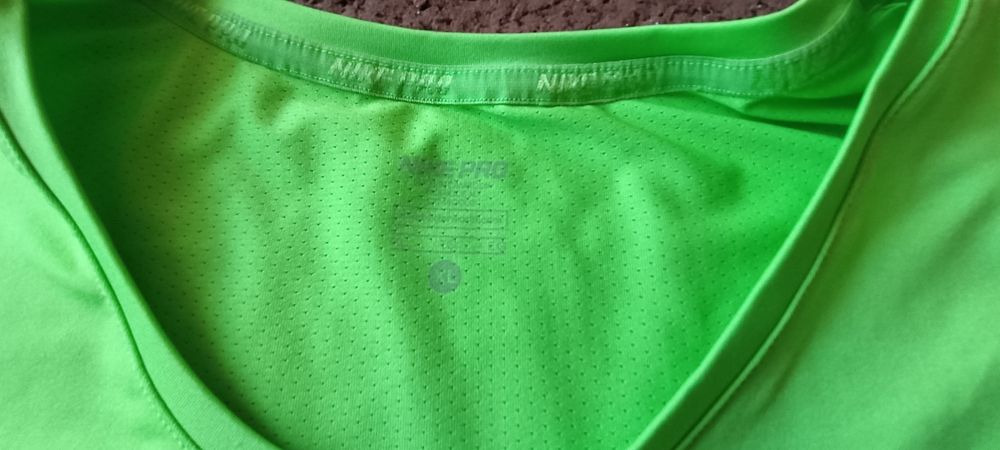 Спортна тениска на Nike