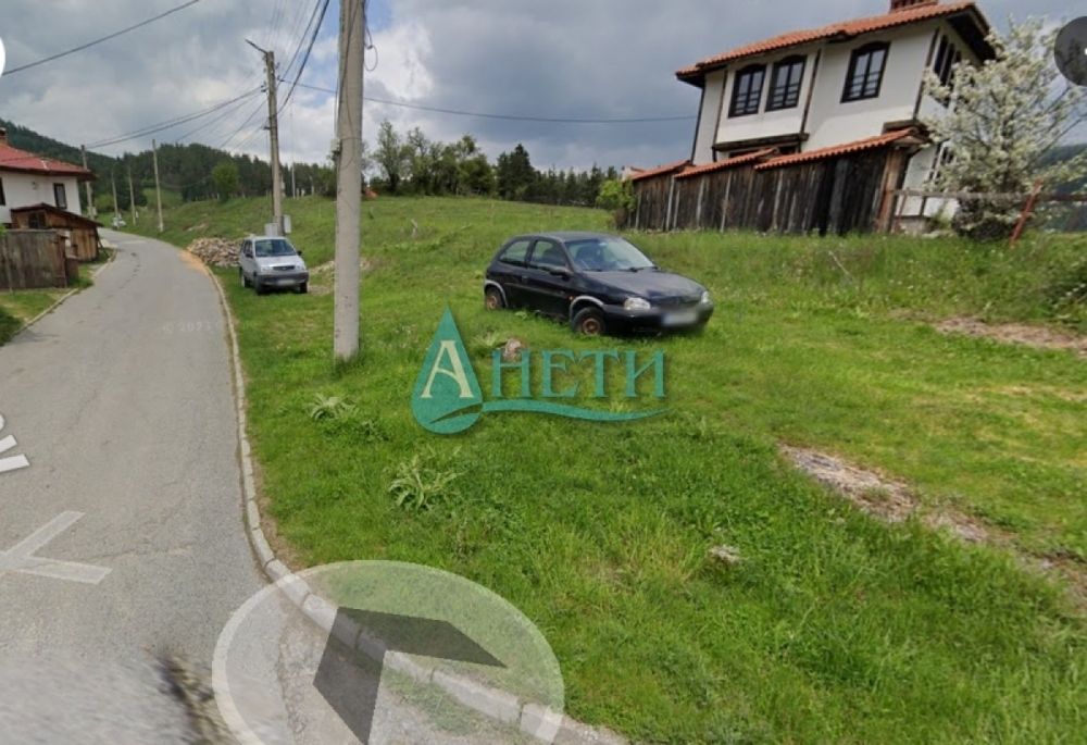 УПИ 526м2 в Копривщица, на 500м от центъра на града музей