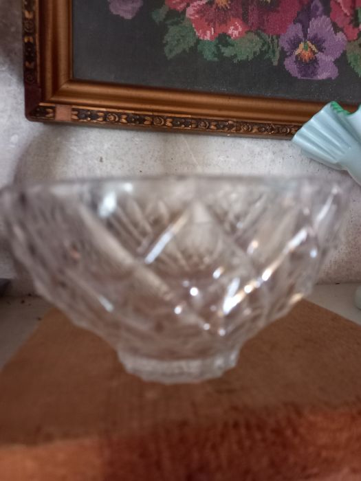 Сервиз:2 вази за локум или бонбони и графин.