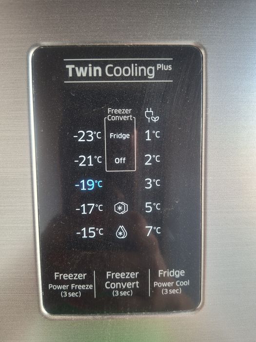 Frigider Samsung