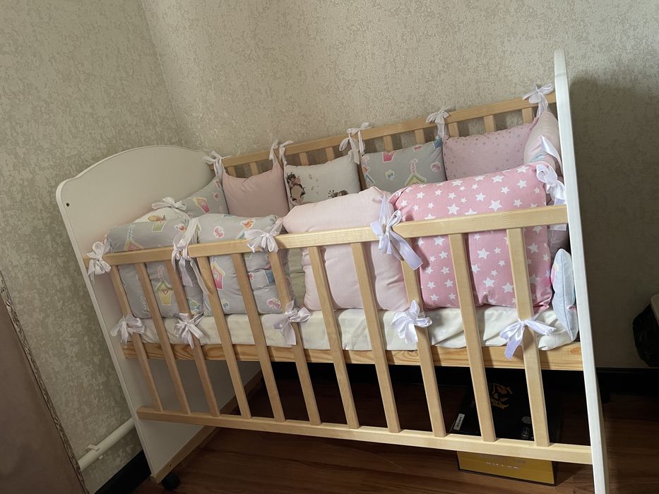 Манеж с бортиками