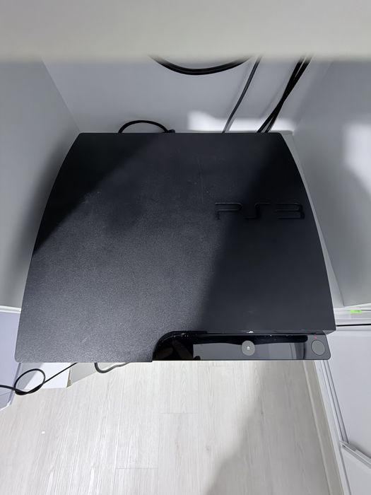 Consolă PS3 Slim + Colecție Mare de Jocuri + 2 Controllere + HDMI