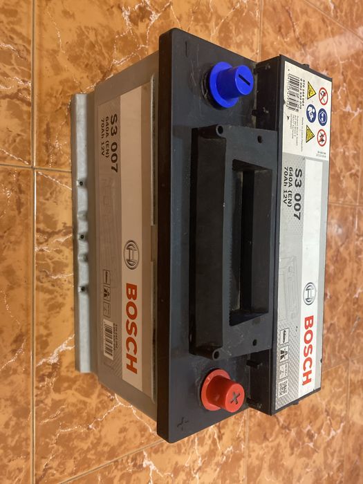 Акумулатор Bosch 70Ah  640А Отличен