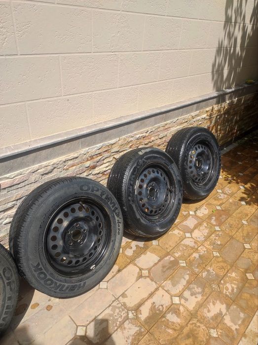 Продам штампованные диски и шины от Шевроле круз Chevrolet Cruze 3 шт.