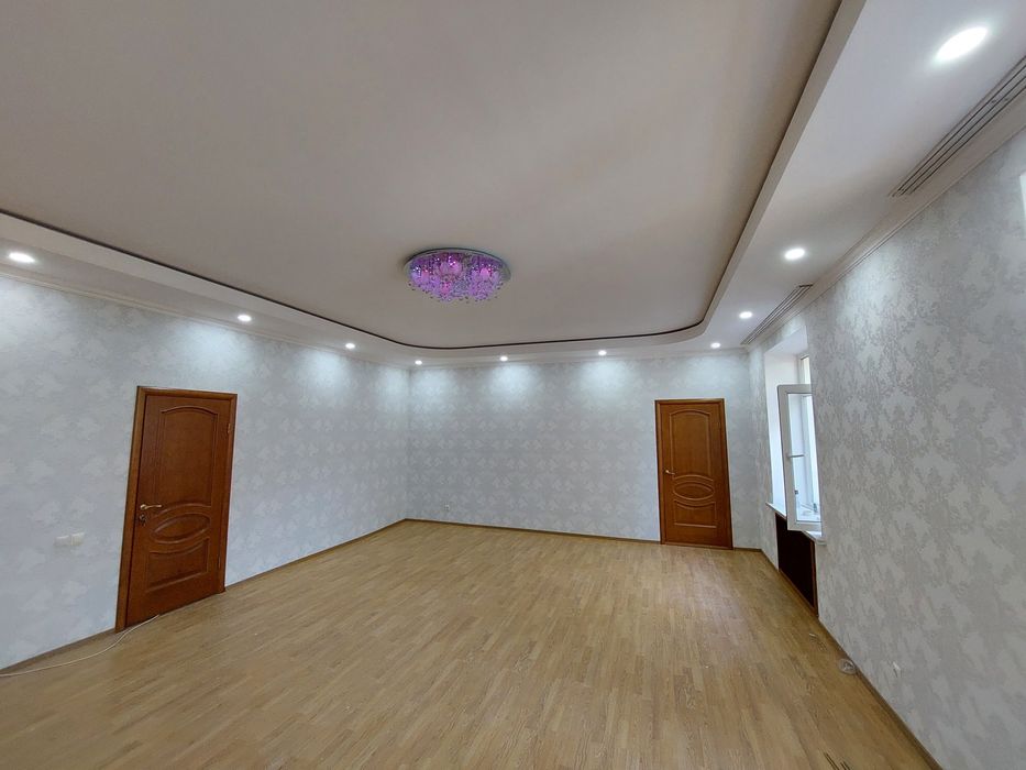 Евро ремонт делаем. Левкас обои ламинат