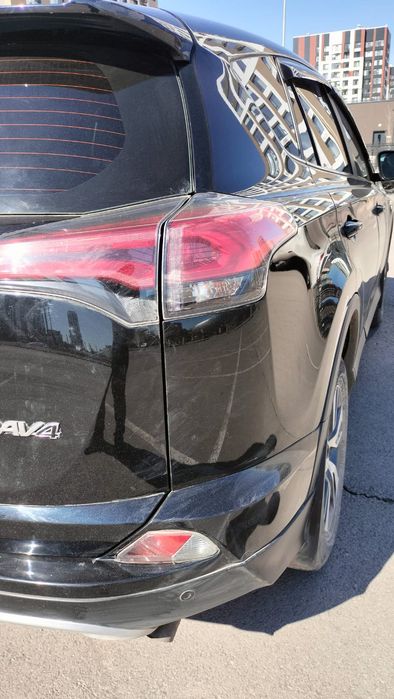 Срочно продам Toyota RAV4