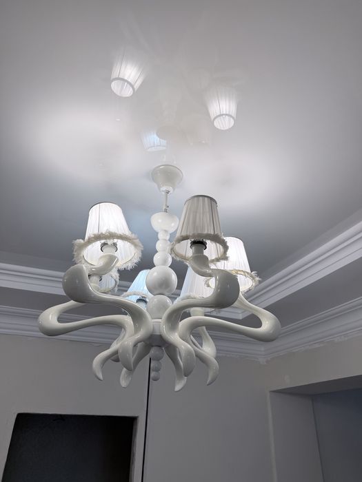 Продается люстра