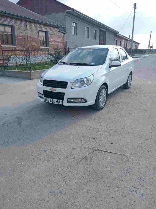 Mashina holat a'lo darajada.